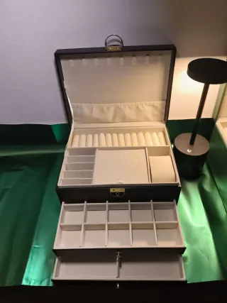 Portagioie grande nero con scomparti