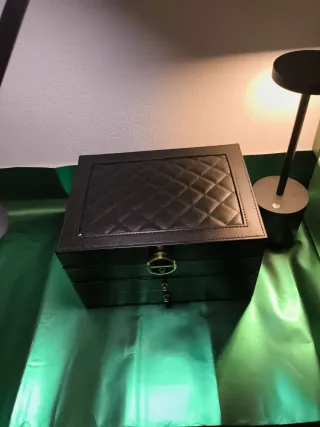 Portagioie grande nero con scomparti