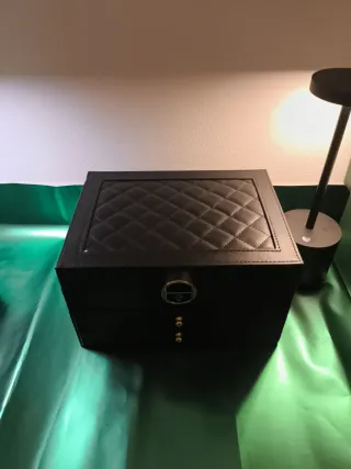 Portagioie grande nero con scomparti