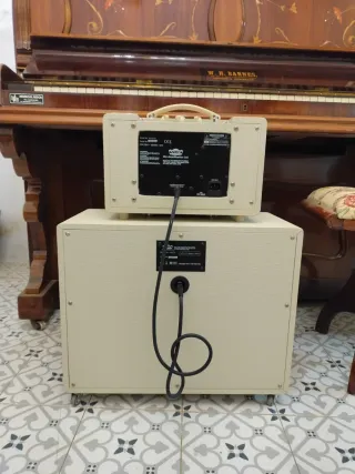 Cabezal Vox AC4TVH + Pantalla Vox V112TV