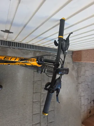 Bicicleta de Montaña Naranja