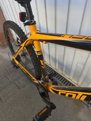 Bicicleta de Montaña Naranja