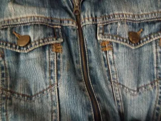 Cazadora tejana mujer Bershka talla M.