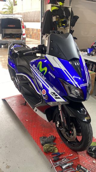 Yamaha TMAX Maxi Scooter Azul/Negro