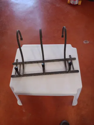 Percha forja antigua