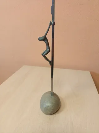 Crucifijo de metal y piedra unos 30 cm