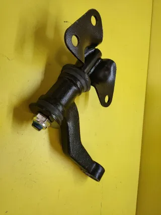 SOPORTE GIRATORIO DIRECCION NISSAN NAVARA D21 D22