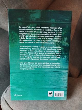 La tierra herida: La historia de amor más adict...