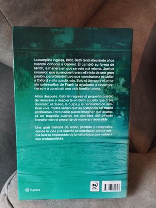 La tierra herida: La historia de amor más adict...