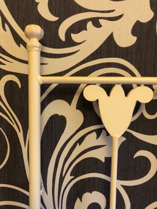 Cabecero de cama metálico