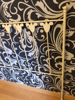 Cabecero de cama metálico