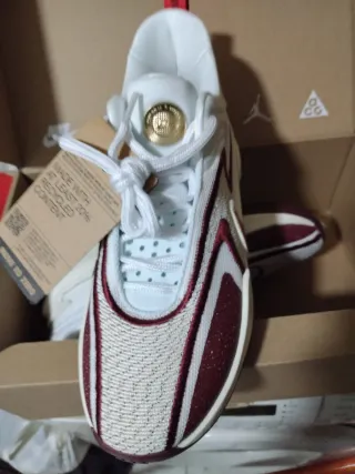 Nike Cosmic Unity 2 Rojo/Blanco