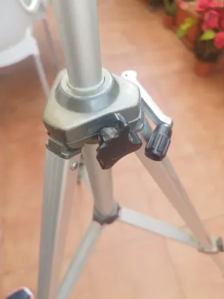 Trípode AMPRO Compact-92