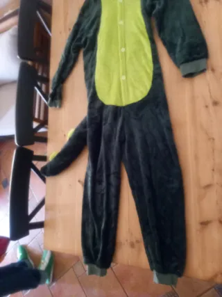 Pijama Cocodrilo Talla S con Cola