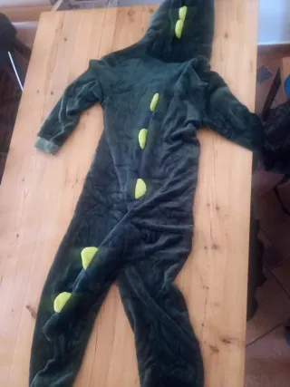 Pijama Cocodrilo Talla S con Cola