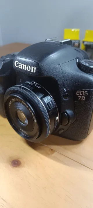 Canon 7D + 2 objetivos + accesorios