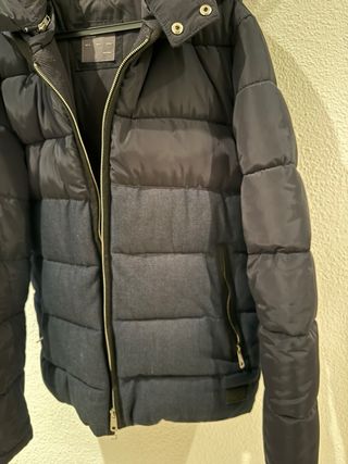 Cazadora acolchada azul marino