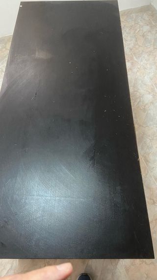 Mesa de madera negra