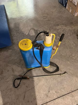 Sulfatadora azul con lanza