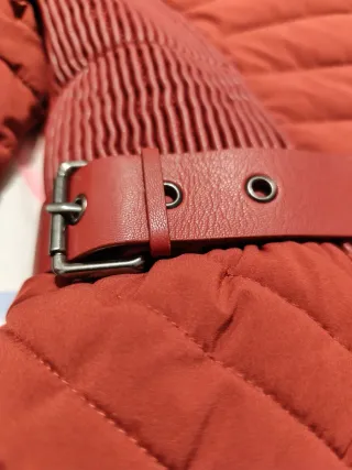 Guess plumífero capucha pelo sintético