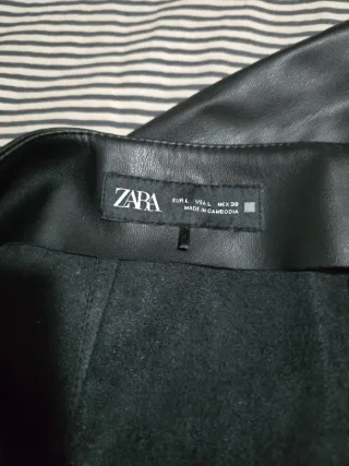 Pantalones cortos efecto piel negros