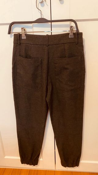 Pantalones Zara gris marengo.