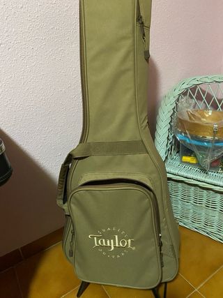 Guitarra Baby Taylor