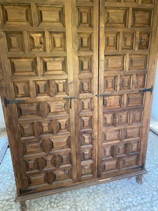 Armadi in legno massello castigliano