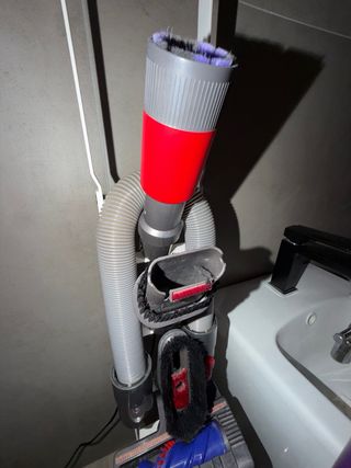 Aspirador Dyson sin cable + 8 accesorios