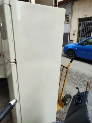 Frigorífico Blanco Whirlpool. de 72 cm de ancho