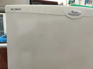 Frigorífico Blanco Whirlpool. de 72 cm de ancho