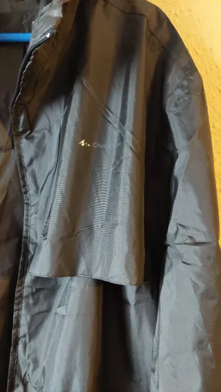 Chubasquero Decathlon Negro