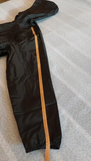 Chubasquero Decathlon Negro