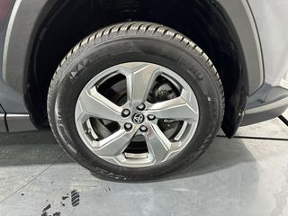 Toyota RAV4 220H Advance