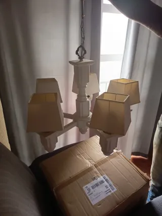 Lámpara colgante madera blanca