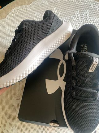 Zapatillas Under Armour Negras