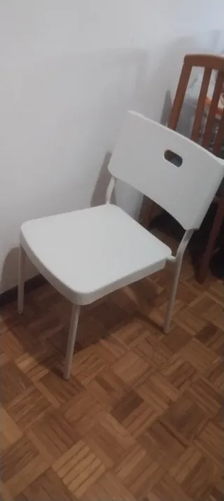 Silla de escritorio blanca