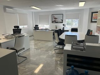 Alquiler Oficina 45m2. Amueblada