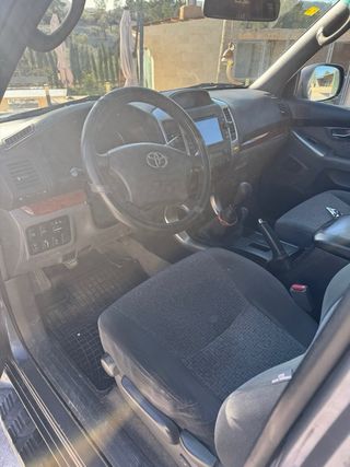 Toyota Land Cruiser 2004