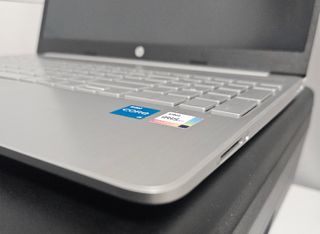 Portátil HP Intel i5 11th + 512GB SSD/Somos tienda