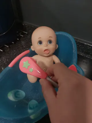 Muñeco bebé en bañera con accesorios Corte Inglés