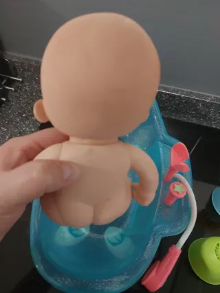 Muñeco bebé en bañera con accesorios Corte Inglés
