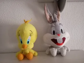 2 Peluches Bugs Bunny y Piolín