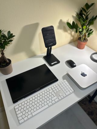 Mac mini M2 2023 500GB + Teclado + Ratón + Pantall