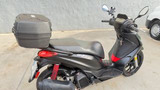 Piaggio Medley 125 Scooter Negra
