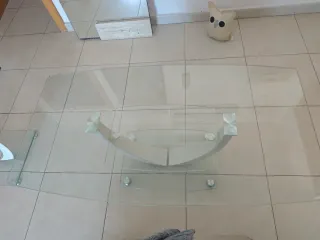 Mesa centro cristal y metal