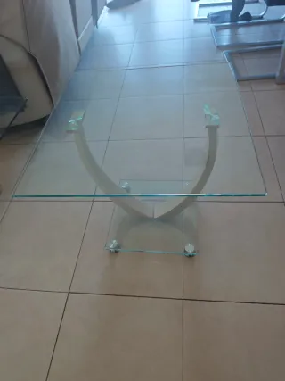 Mesa centro cristal y metal