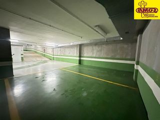 Garaje en venta en Ensanche - Sar en Santiago de Compostela