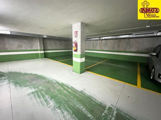 Garaje en venta en Ensanche - Sar en Santiago de Compostela