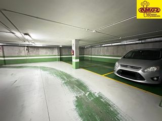 Garaje en venta en Ensanche - Sar en Santiago de Compostela